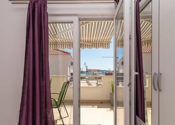 アパート Roko トロギール