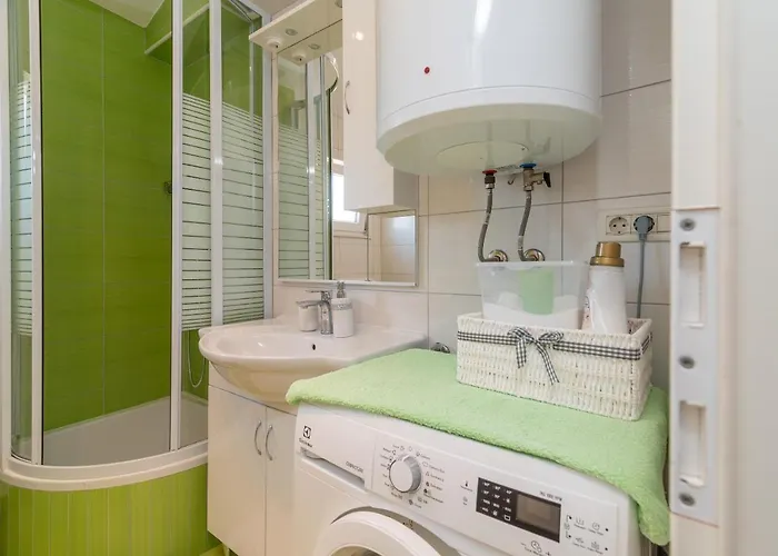 Roko アパート トロギール