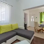 Roko Διαμέρισμα Τρογκίρ